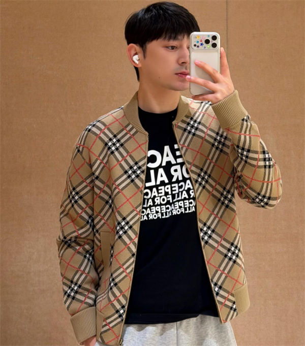 Burberry 2026ss★バーバリーカーデガンコピー★ ふんわりやさしい肌ざわり上質なセーター