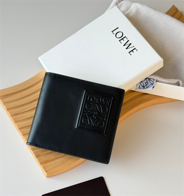 LOEWE ★ロエベ二つ折り財布コピーエンボス加工 プレーン牛革 メンズ ミニマルショートウォレット