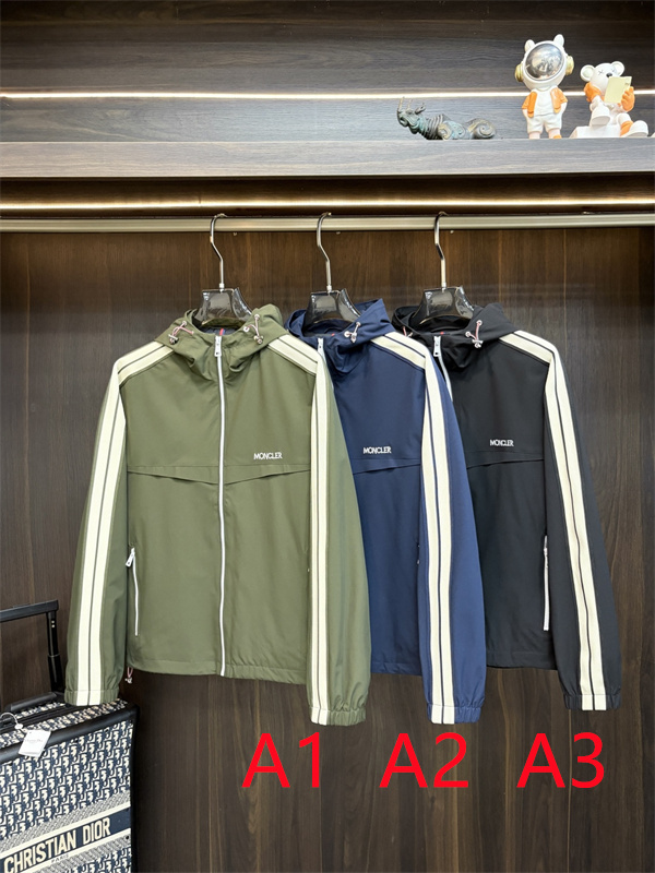 胸元ロゴ サイドライン MONCLER モンクレール コピー ライトブルゾン 3カラー展開