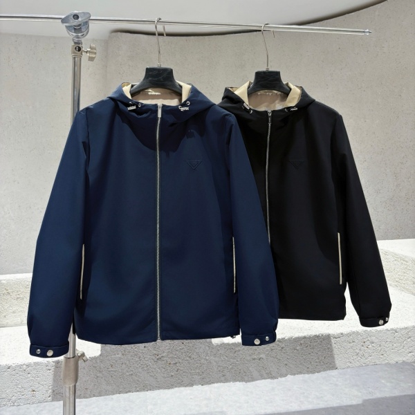 リリー☆PRADA フード付きジャケット☆ 2026新作注目 PRADA フード付きジャケット プラダ激安 配色ライニング