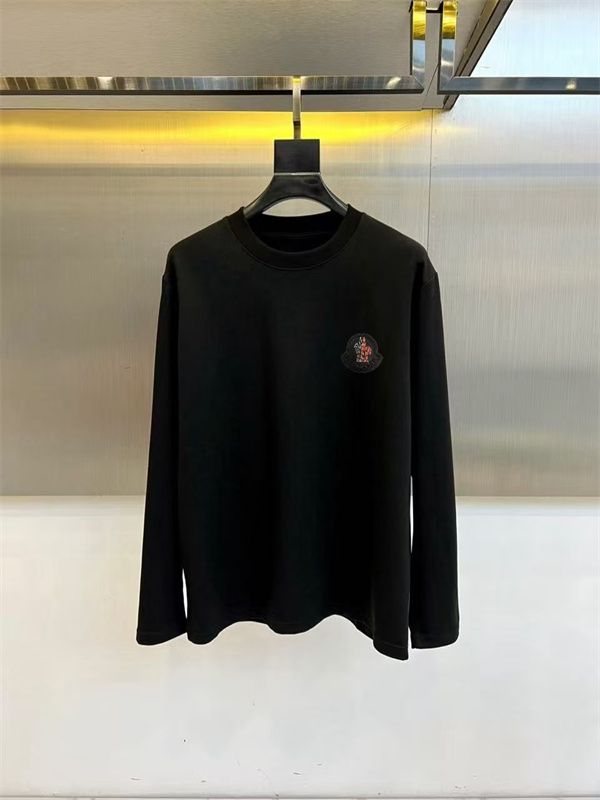 ラウンドワッペン レッドアクセント MONCLER モンクレール コピー 長袖Tシャツ スポーティ仕様