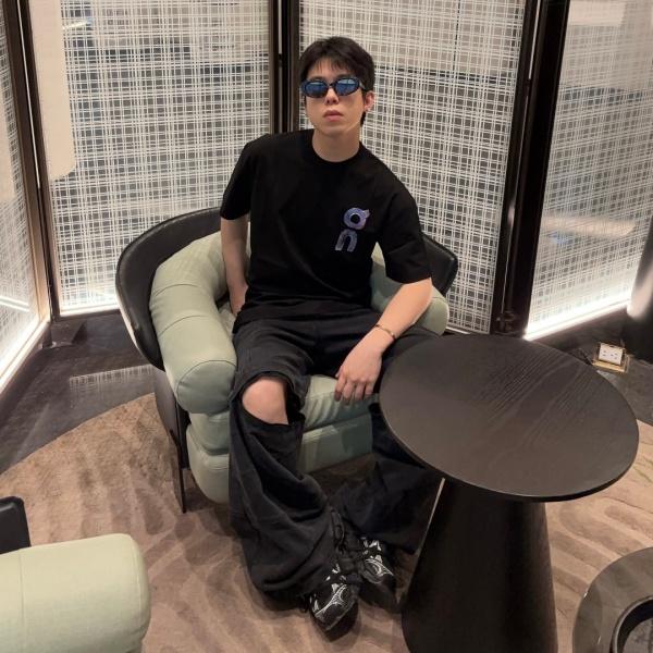新作注目 手描きグラフィック ロエベ 半袖Tシャツ バックプリント LOEWE ゆったりシルエット