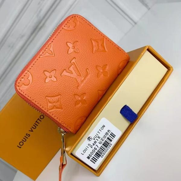 人気上昇 Louis Vuitton 激安 コンパクト財布 エンボス加工 ルイヴィトン カード収納 カラーバリエーション