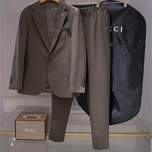 ニュアンスブラウン シングルブレスト 端正シルエット GUCCI グッチ コピー スーツセットアップ 2026新作 注目度上昇