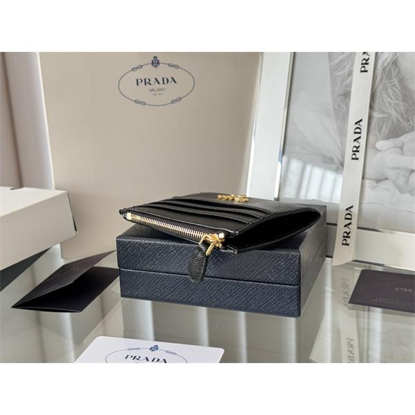 PRADA プラダ コピー フラグメントケース 新作注目 サフィアーノ調 薄型カード収納 ゴールド金具