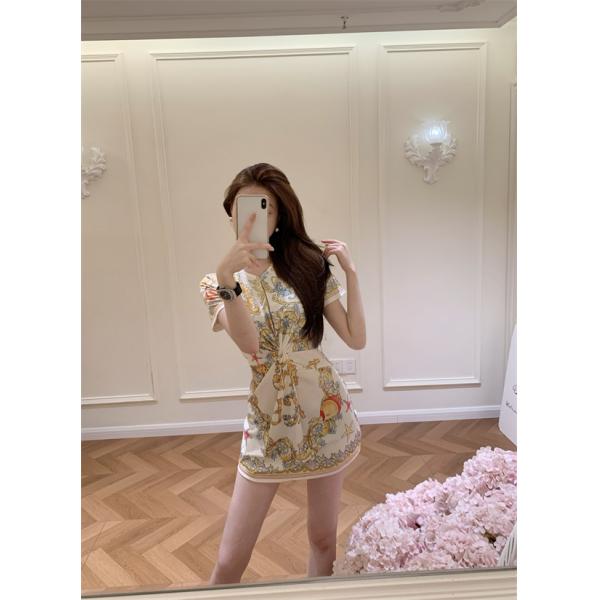 VERSACE ヴェルサーチ コピー 半袖ワンピース 予約注目 バロックプリント ウエストリボン 夏映えスタイル