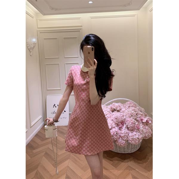 夏季快適 すっきり着映え GUCCI グッチ コピー ポロカラーワンピース ボタンデザイン 柔らかな風合い
