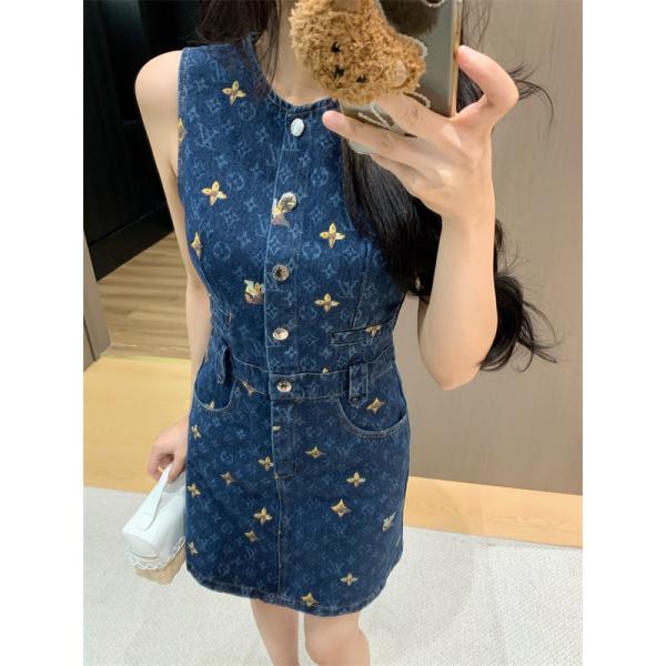 売れ筋候補 メタルボタン ポケット付き LOUIS VUITTON ルイヴィトン コピー ノースリーブデニムワンピース すっきりシルエット