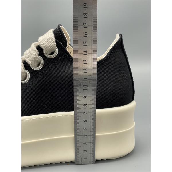 極太シューレース 重厚フォルム 個性派モデル RICK OWENS リック・オウエンス コピー 厚底ローカットスニーカー 話題沸騰
