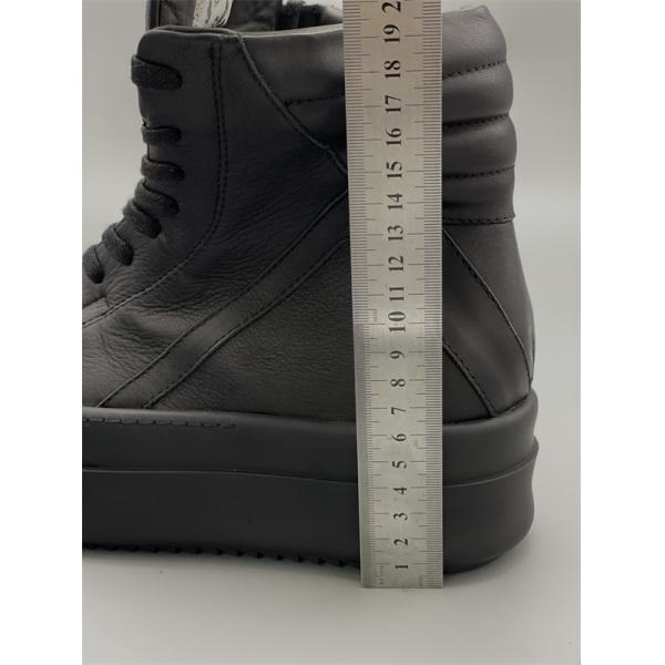 サイドファスナー RICK OWENS リック・オウエンス コピー 厚底ハイカットスニーカー 迫力ある立体フォルム 主役級