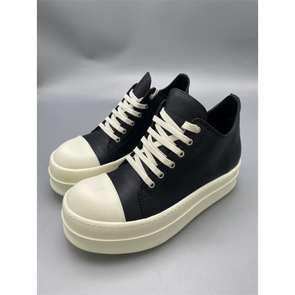 モノトーン配色 RICK OWENS リック・オウエンス コピー 厚底ローカットスニーカー 端正なボリュームフォルム 定番人気