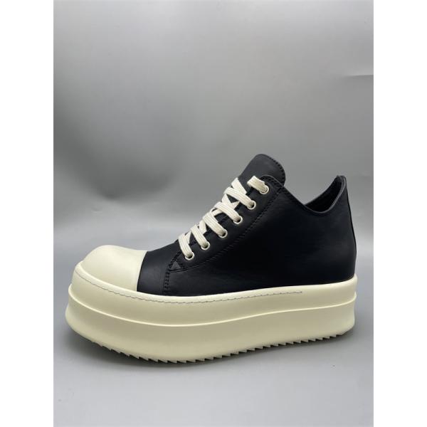 モノトーン配色 RICK OWENS リック・オウエンス コピー 厚底ローカットスニーカー 端正なボリュームフォルム 定番人気