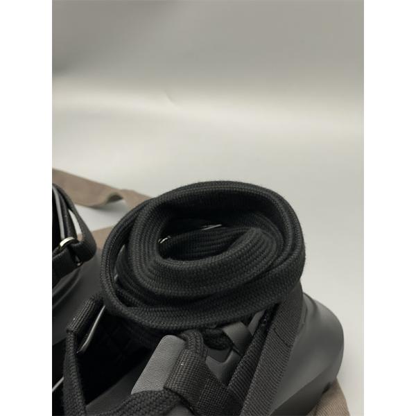 多重ストラップ RICK OWENS リック・オウエンス コピー レースアップサンダル 立体感あふれるモデル 話題先取り
