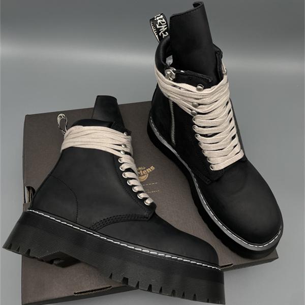  サイドジップ ウェルトステッチ RICK OWENS リック・オウエンス コピー 厚底レースアップブーツ タフなラグソール 限定感漂う