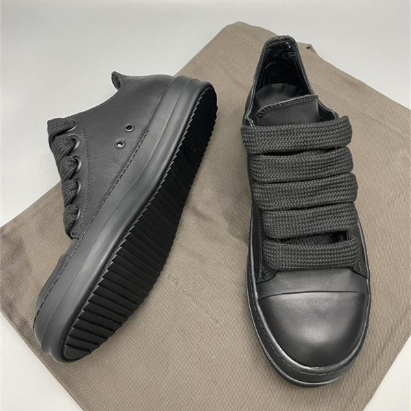 配色プラットフォーム RICK OWENS リック・オウエンス コピー 厚底ローカットスニーカー 印象的なボリューム設計 人気再燃