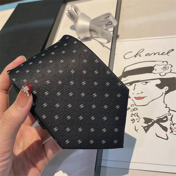 おしゃれCHANEL ★ シャネルスーパーコピー  ネクタイ 注目 さりげなく個性を演出