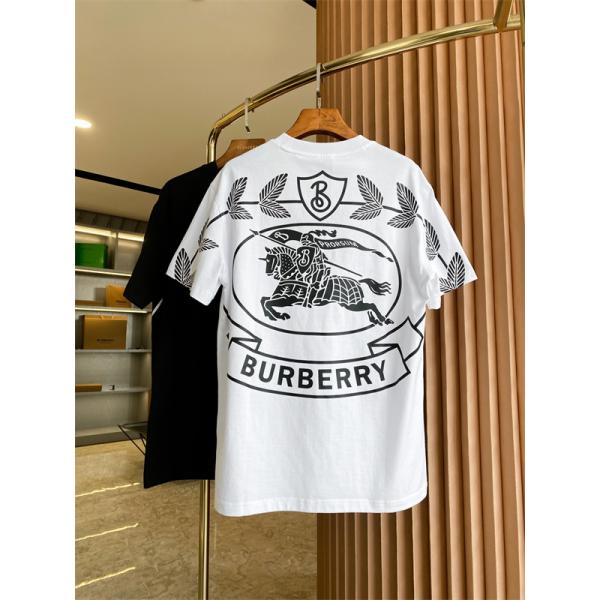 グラフィック映え メンズTシャツ フロントミニロゴ BURBERRY バーバリー コピー 半袖Tシャツ 大胆バックデザイン