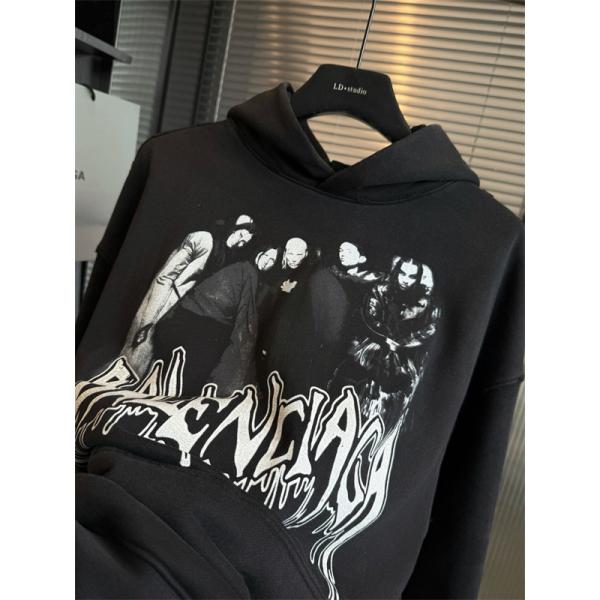 ストリート主役 ロゴフーディー 大判フォトプリント ドロップショルダー BALENCIAGA バレンシアガ コピー プルオーバーパーカー カンガルーポケット