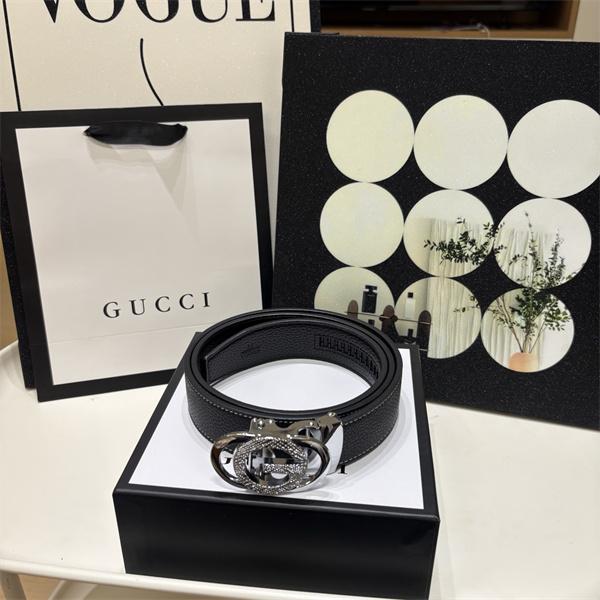 GUCCI グッチ コピー メンズ ベルト 注目度急伸 GGモチーフバックル シボ調仕立て 洗練アクセント