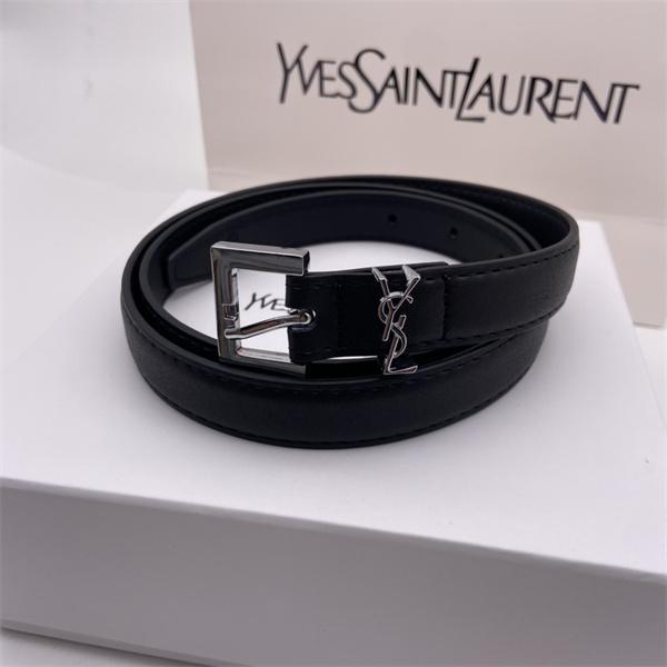 洗練見え SAINT LAURENT サンローラン コピー レザーベルト 細身フォルム ロゴアクセント きれいめコーデ