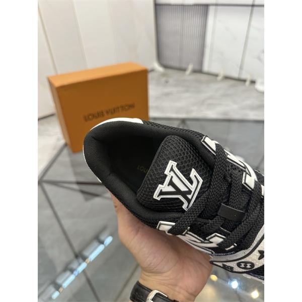 異素材パネル LOUIS VUITTON ルイヴィトン コピー ローカットスニーカー ボリュームソール 都会派ストリートモデル 注目度急伸