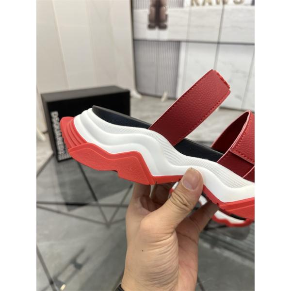 ボリュームソール スポーティーな存在感 DSQUARED2 ディースクエアード コピー ダブルストラップサンダル 注目度急伸