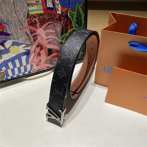 売れ筋候補 LOUIS VUITTON ルイヴィトン コピー メンズ ロゴベルト ワイドシルエット メタルLV 着こなし映え