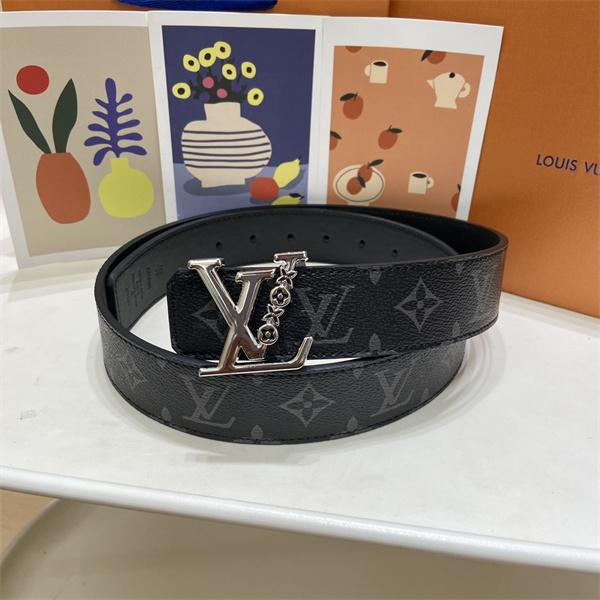 意匠性際立つ LOUIS VUITTON ルイヴィトン コピー ウエストベルト フローラルチャーム メタルLVバックル