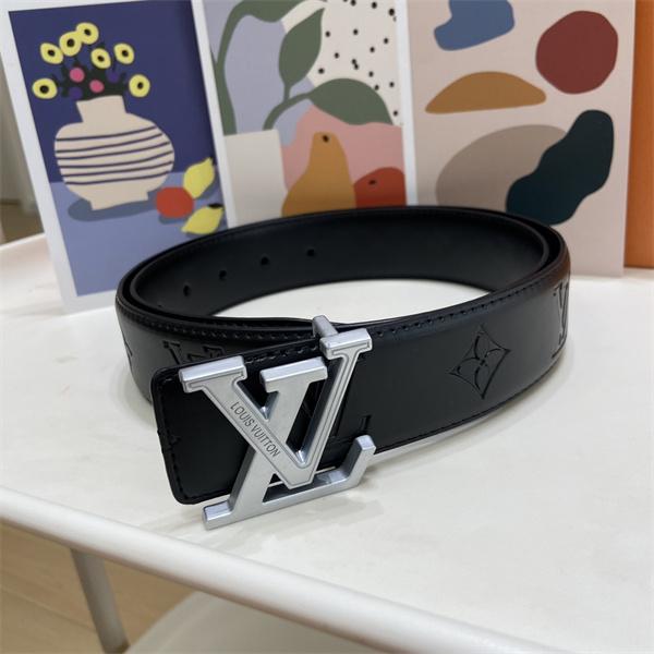 LOUIS VUITTON ルイヴィトン コピー メンズ ベルト 注目度急伸 LVイニシャルバックル エンボスモノグラム 洗練フォルム