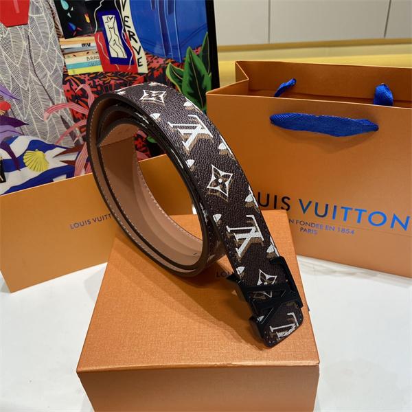 クラシカルな存在感 LOUIS VUITTON ルイヴィトン コピー モノグラムレザーベルト メンズアクセサリー 話題沸騰