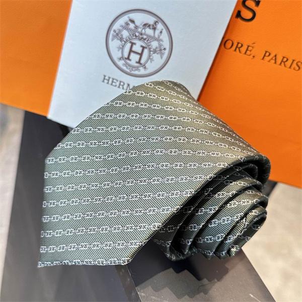 【2026人気】エルメス ネクタイ コピー Hermès 上品スーツスタイルを格上げする大人の一本