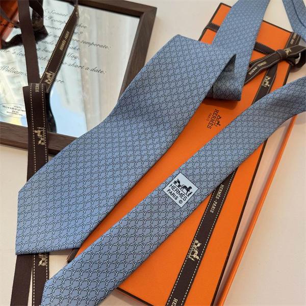2026年新作コレクション☆☆エルメス ネクタイ コピー Hermès 落ち着いた色合いの無地タイで知的な印象に