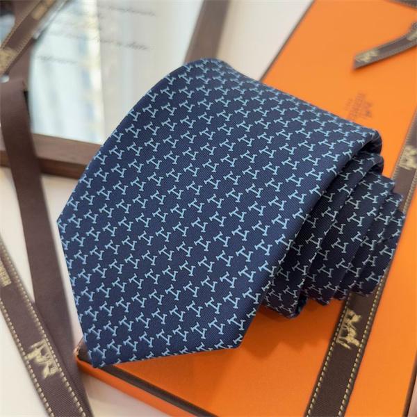 2026年新作コレクション☆☆エルメス ネクタイ コピー Hermès 落ち着いた色合いの無地タイで知的な印象に
