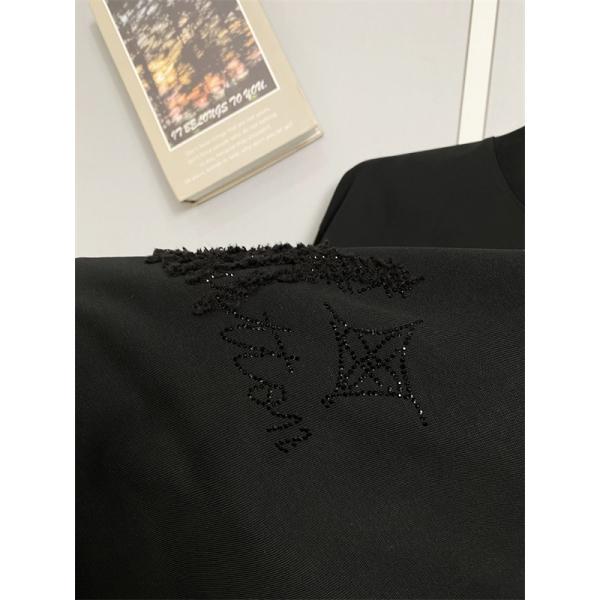 話題度上昇 LOUIS VUITTON コピー メンズ ロングスリーブTシャツ ダメージLVグラフィック バックロゴ映え