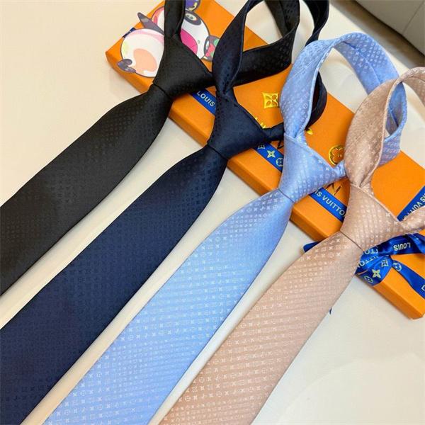 上品な微光沢シルクが高級感ルイヴィトン ネクタイ コピーギフトにも人気LOUIS VUITTON