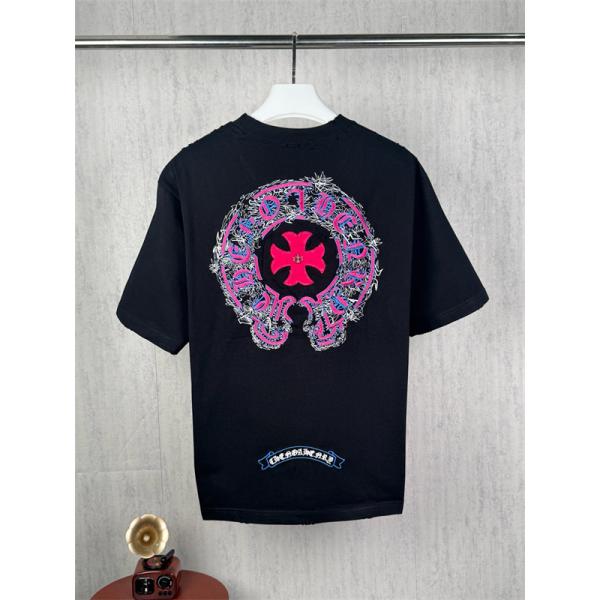 ゴシック意匠 CHROME HEARTS クロムハーツ コピー クルーネックTシャツ サークルレタリング フローラルクロス構成