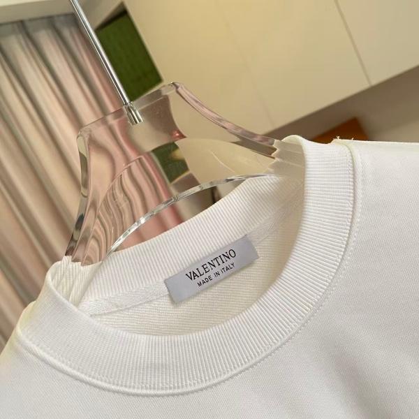 VALENTINO コピー 2026秋冬 手書きロゴ Vモチーフ クルーネックスウェット 400g厚手生地 ユニセックス