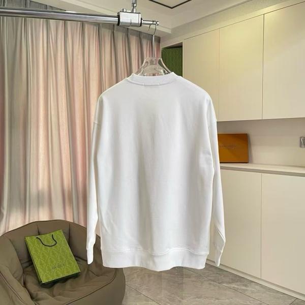 VALENTINO コピー 2026秋冬 手書きロゴ Vモチーフ クルーネックスウェット 400g厚手生地 ユニセックス