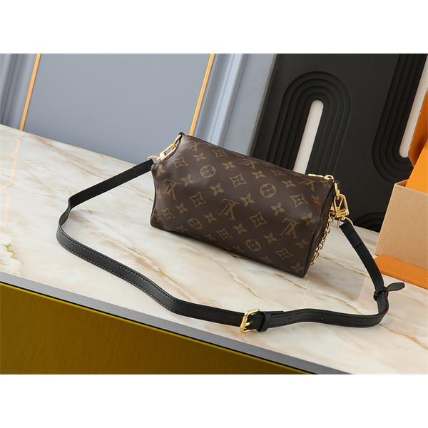 チェーン使いが映える LOUIS VUITTON ルイヴィトン コピー ショルダーバッグ 配色レザートリム ファスナー仕様