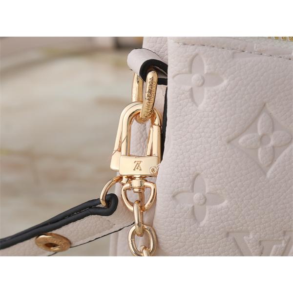 立体柄が映える LOUIS VUITTON ルイヴィトン コピー チェーンポーチ ファスナートップ メタルプレート装飾