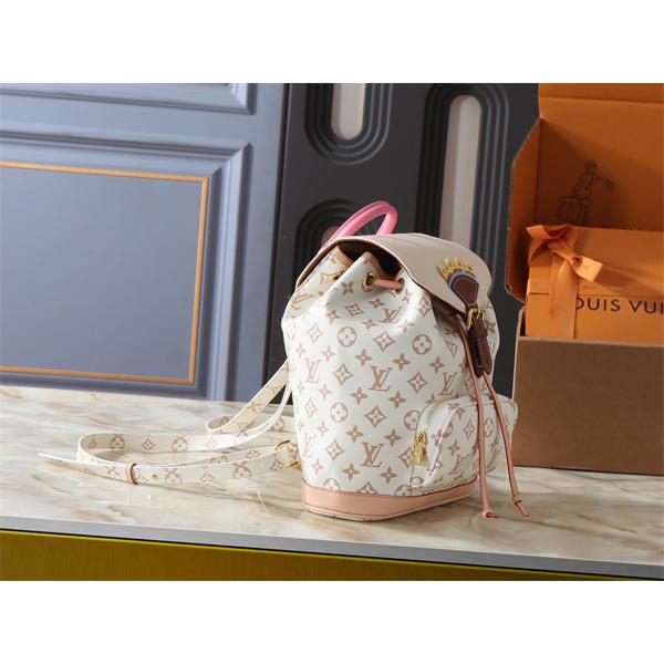 装飾フラップが映える LOUIS VUITTON ルイヴィトン コピー リュックサック フロントポケット ドローストリング仕様