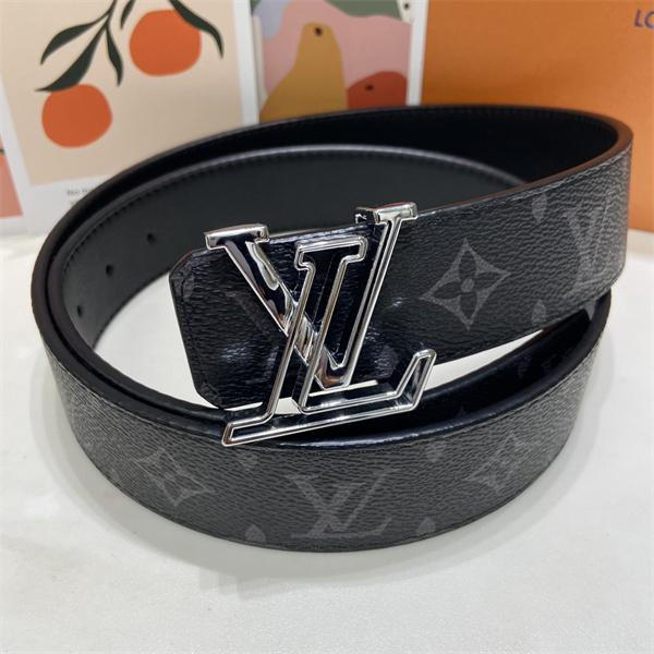 金属の輝き際立つ LOUIS VUITTON ルイヴィトン コピー ワイドベルト モノグラム総柄 立体ロゴ金具