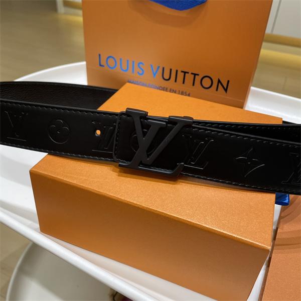 LOUIS VUITTON ルイヴィトン コピー メンズ ベルト エンボスモノグラム 同色LVバックル 立体ロゴ仕様
