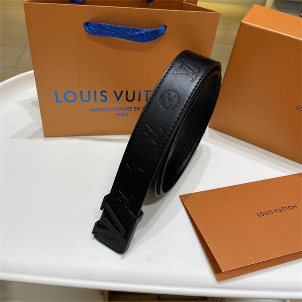 LOUIS VUITTON ルイヴィトン コピー メンズ ベルト エンボスモノグラム 同色LVバックル 立体ロゴ仕様
