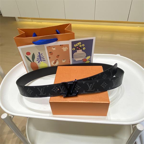 バックル存在感 LOUIS VUITTON ルイヴィトン コピー ワイドベルト モノグラム総柄 シャープな金具使い