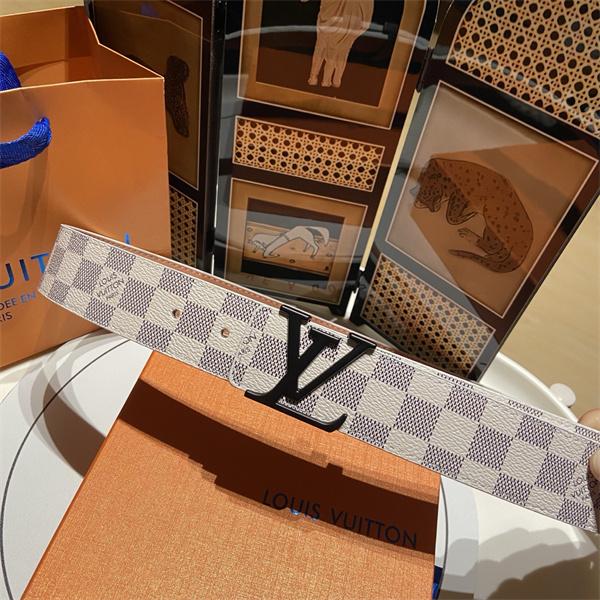 モノトーン映え LOUIS VUITTON ルイヴィトン コピー ワイドベルト ダミエパターン 黒金具アクセント
