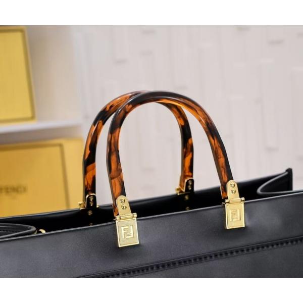 FENDI コピー 都会的レタリングバッグ ROMAロゴ ワイドショルダー 手提げ兼用 収納力重視 トート