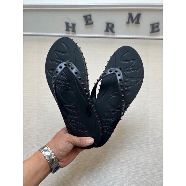 2026トレンド☆ルブタンサンダルスーパーコピー CHRISTIAN LOUBOUTIN人気最新黒色ビーチサンダル