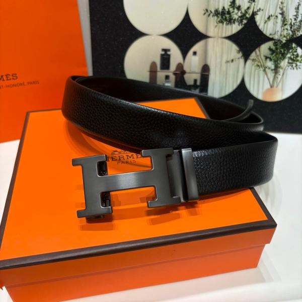 HERMÈS コピー Hバックル メンズレザーベルト 型押しレザー 2026新作 洗練シルエット ビジネス対応