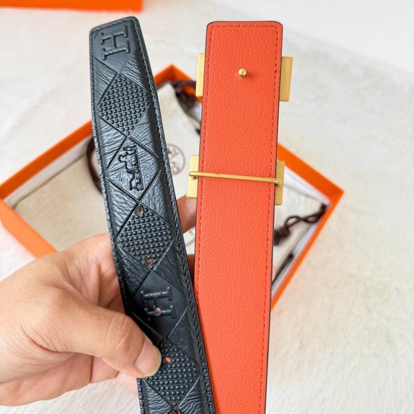 HERMÈS コピー 指名買い候補 メンズHバックルベルト 一層牛革 リバーシブル仕様 メタル金具 都会的スタイル